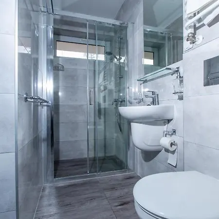 Osrodek Kolonijno Wczasowy Mewa - Przy Plazy Z Basenem Z Podgrzewana Woda I Mini