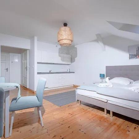 Ośrodek Kolonijno Wczasowy Mewa *