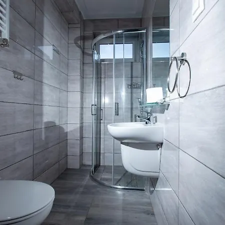 Osrodek Kolonijno Wczasowy Mewa - Przy Plazy Z Basenem Z Podgrzewana Woda I Mini Resort *