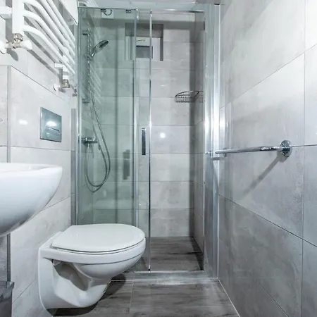 Ośrodek Kolonijno Wczasowy Mewa *