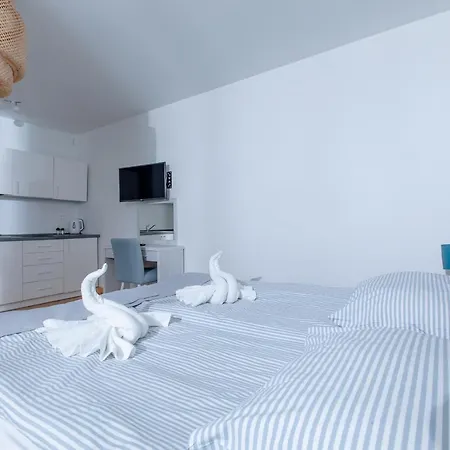 Osrodek Kolonijno Wczasowy Mewa - Przy Plazy Z Basenem Z Podgrzewana Woda I Mini Resort Niechorze