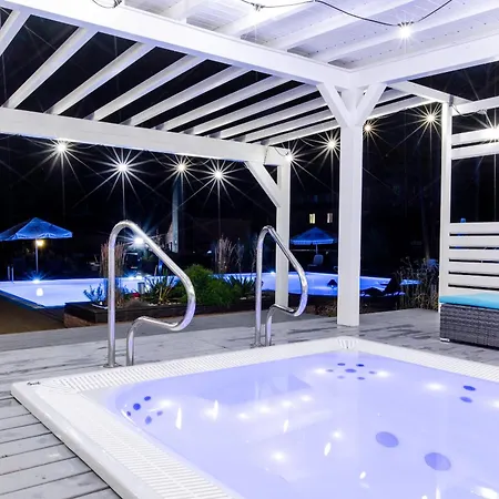 Osrodek Kolonijno Wczasowy Mewa - Przy Plazy Z Basenem Z Podgrzewana Woda I Mini Resort