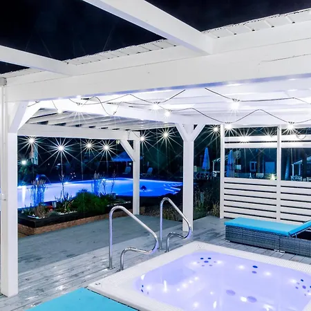 Resort Osrodek Kolonijno Wczasowy Mewa - Przy Plazy Z Basenem Z Podgrzewana Woda I Mini Niechorze